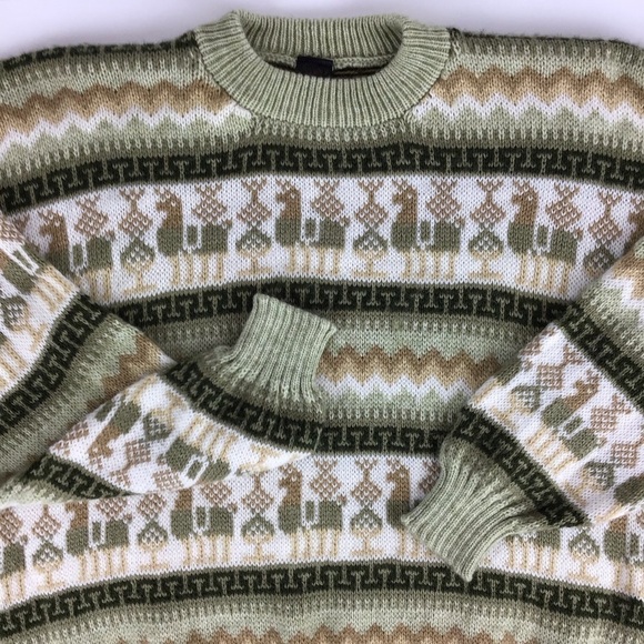 Arochi’s Alpaca Green Peruvian Sweater | Medium - Picture 3 of 9